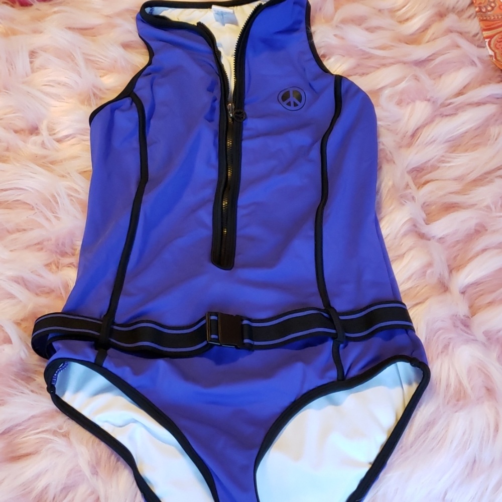 NWOT totally cool one piece bathing suit